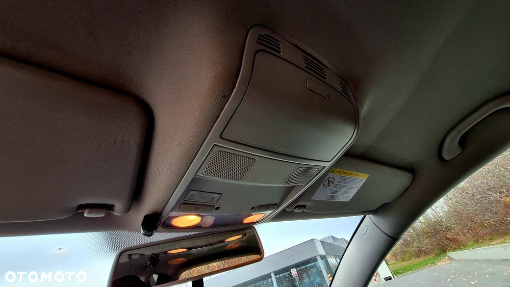 Volkswagen Passat 2.0 TDI Comfortline - 26