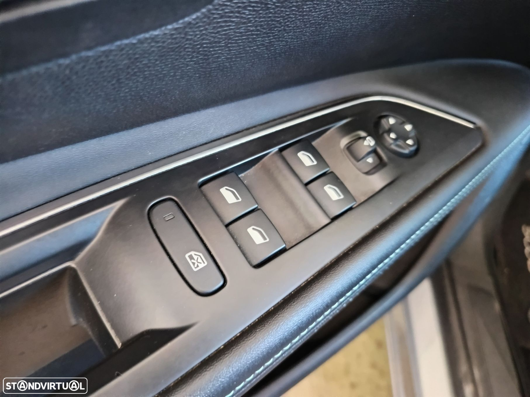 Peugeot 5008 1.5 BlueHDi Allure Pack EAT8 - 28