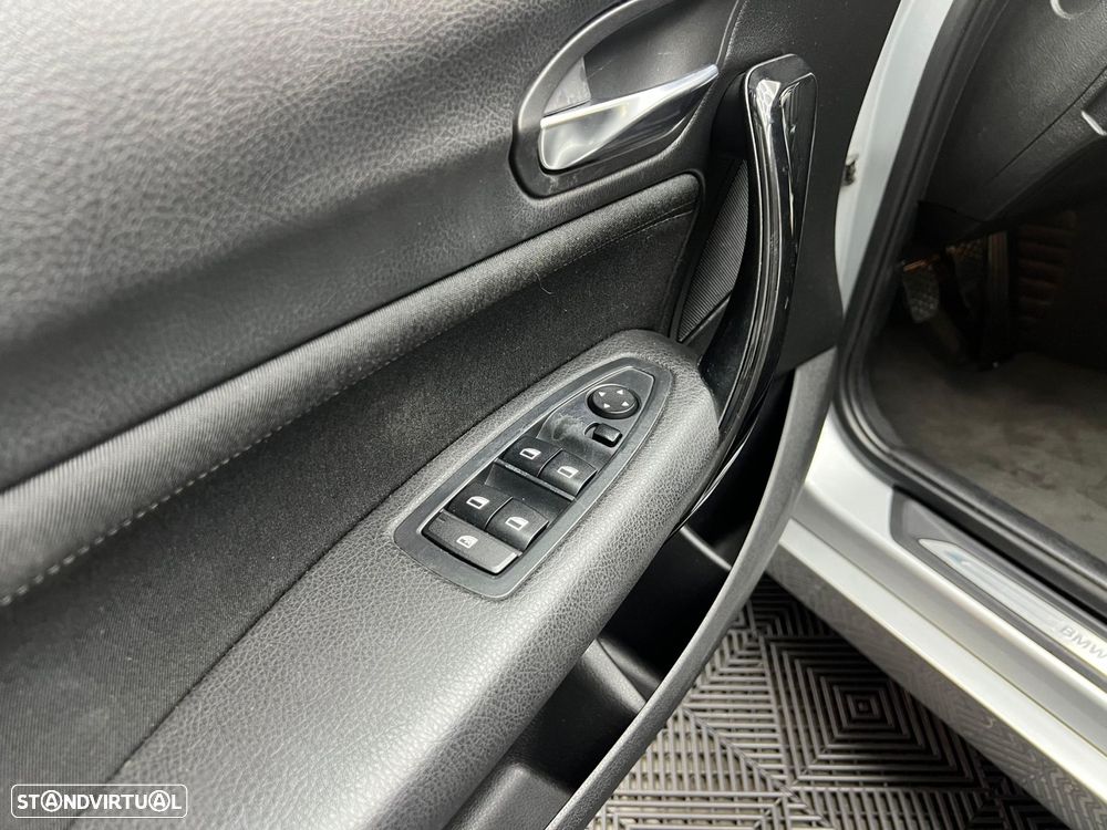 BMW 116 d EDynamics Line Sport - 38