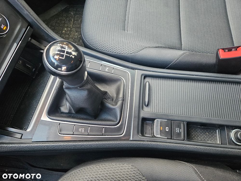 Volkswagen Golf Variant 1.6 TDI BMT Comfortline - 12