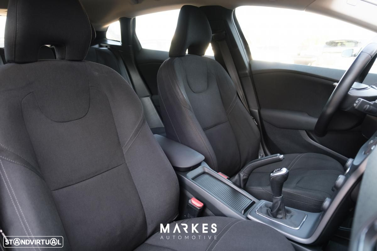 Volvo V40 1.6 D2 Momentum - 22