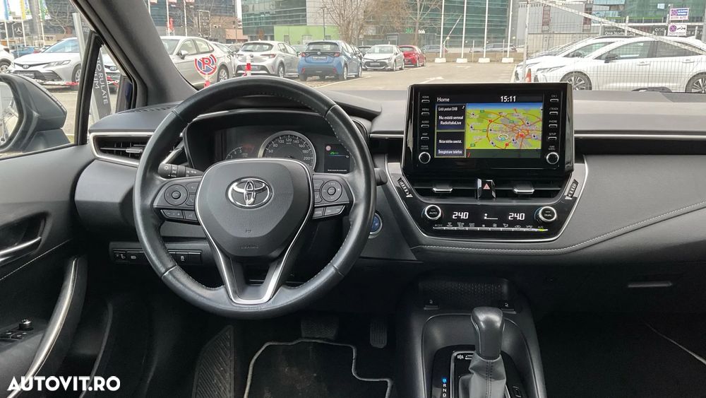 Toyota Corolla 1.8 HSD Business - 18