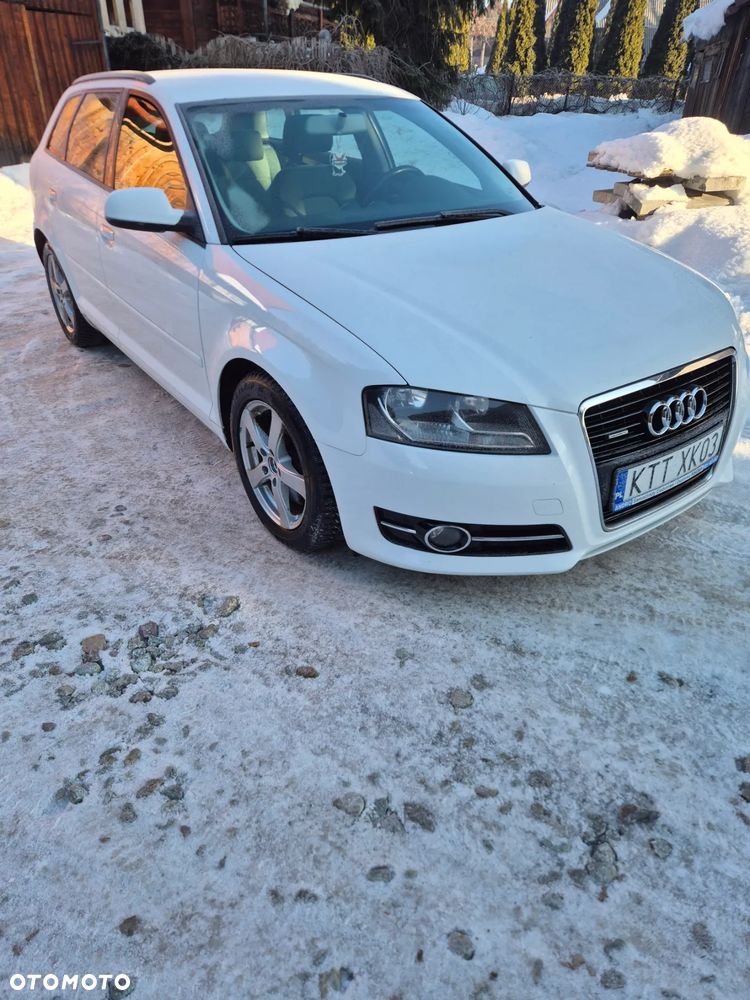 Audi A3 Sportback 2.0 TDI DPF quattro Ambiente - 2