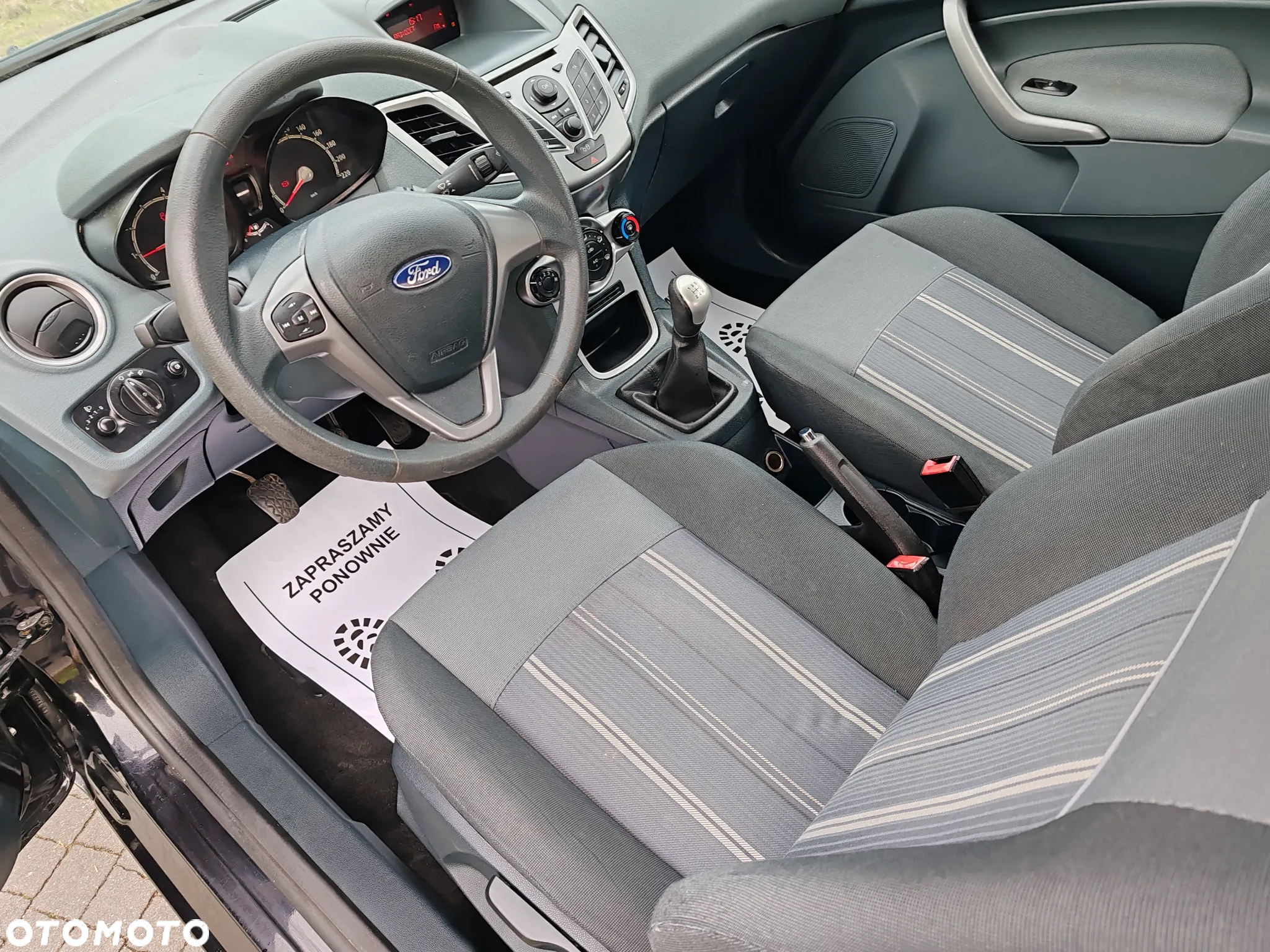 Ford Fiesta - 25