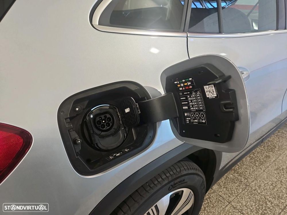 Mercedes-Benz EQA 250+ Edition - 11