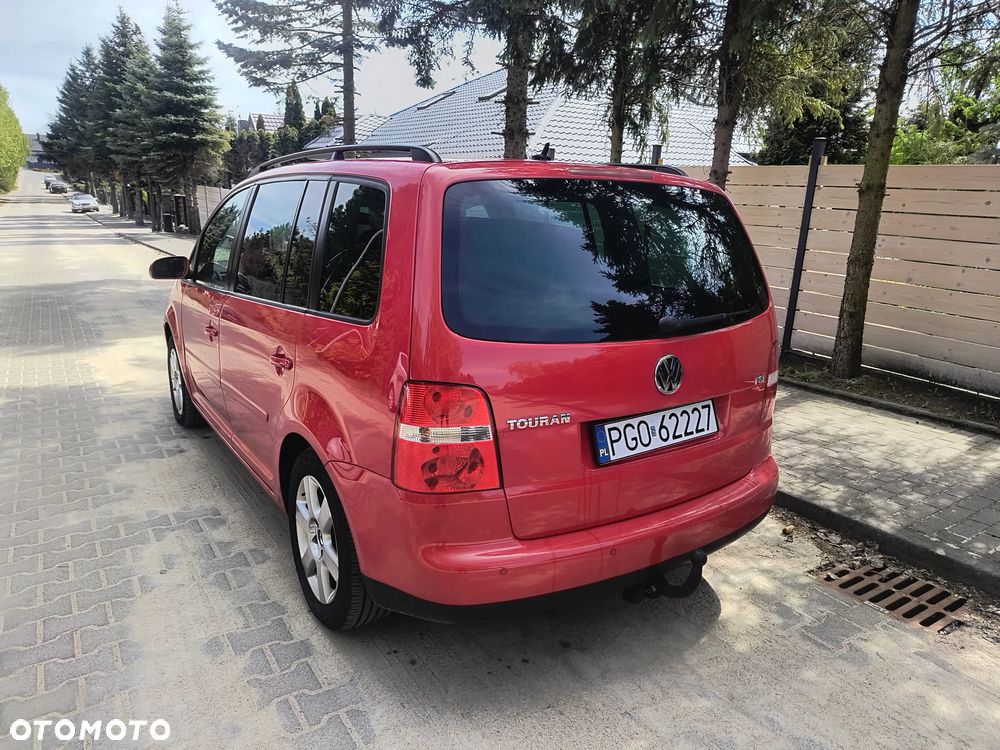 Volkswagen Touran - 9