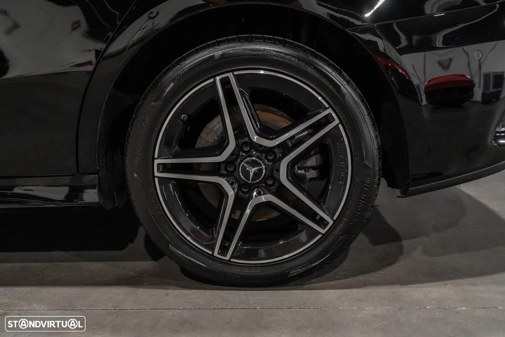 Mercedes-Benz A 250 Limousine e 8G-DCT AMG Line - 30