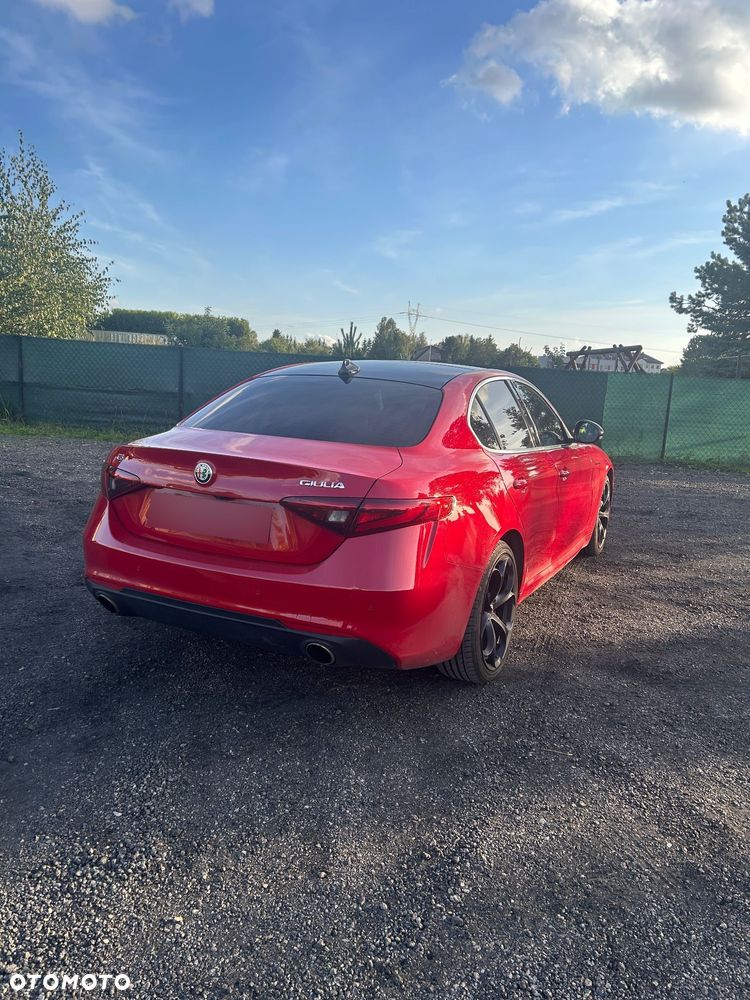 Alfa Romeo Giulia 2017 photo 4