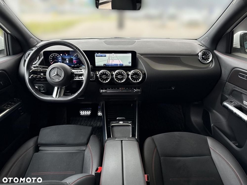 Mercedes-Benz GLA 200 AMG Line - 16