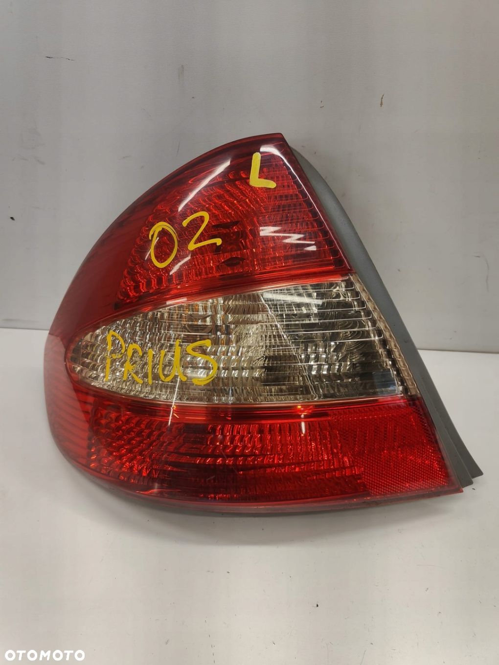 Toyota prius I 97-03 LAMPA TYŁ TYLNA LEWA - 1