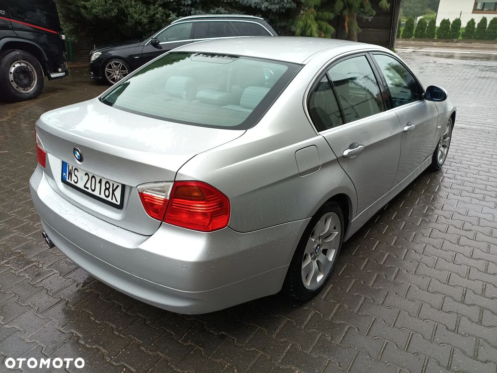 BMW Seria 3 330i - 8