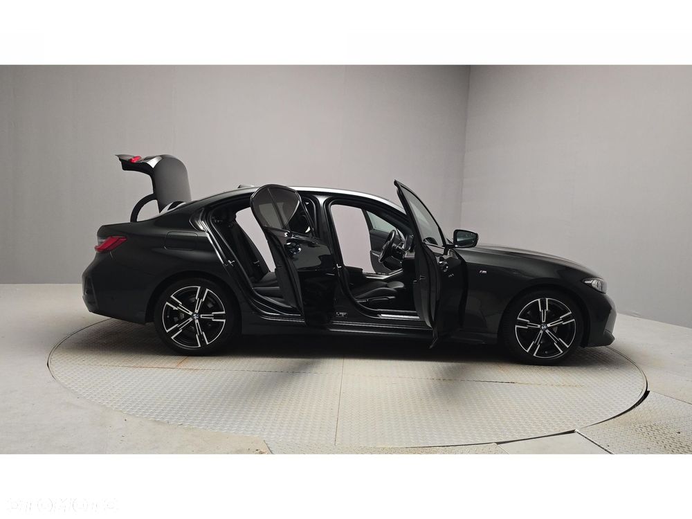 BMW Seria 3 320d xDrive mHEV M Sport - 13