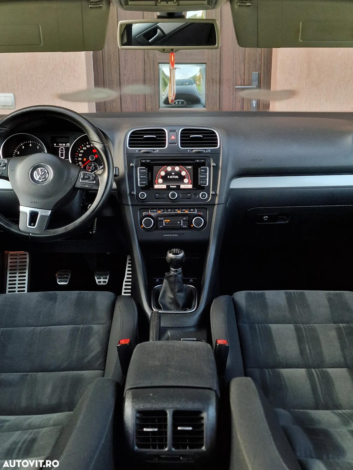 Volkswagen Golf - 24
