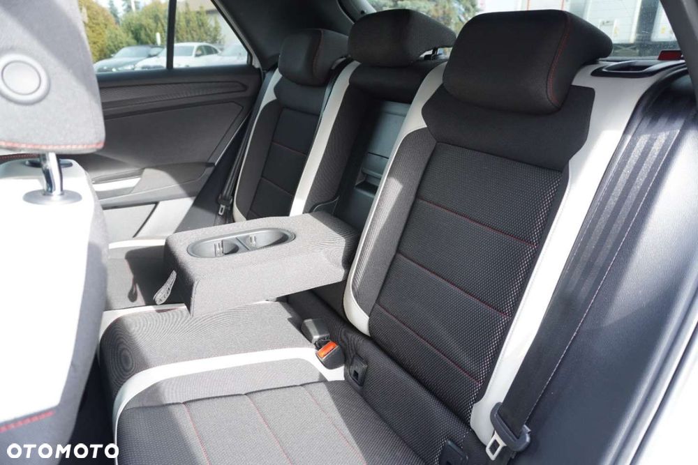 Volkswagen T-Roc - 12