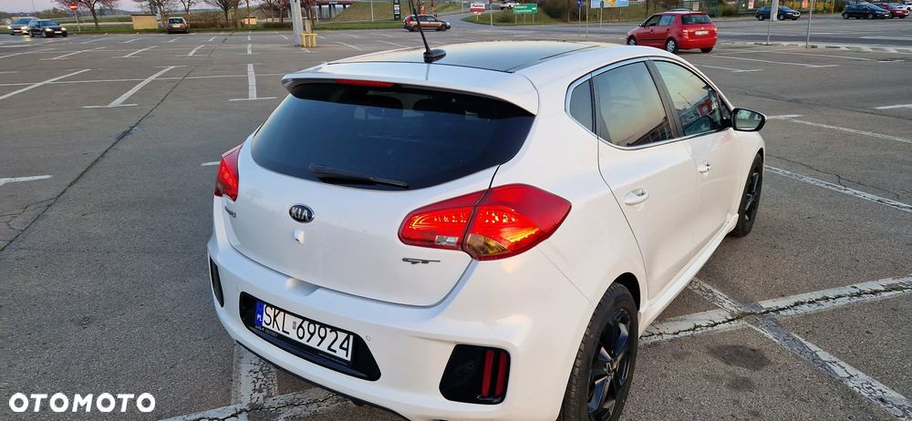 Kia Ceed - 9