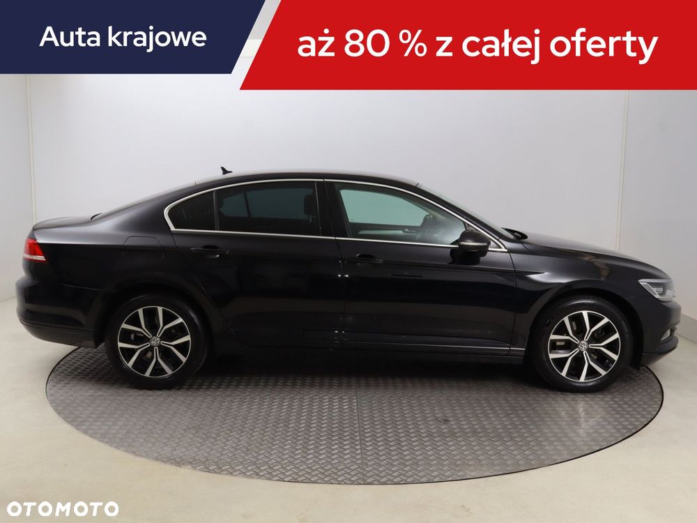 Volkswagen Passat - 8