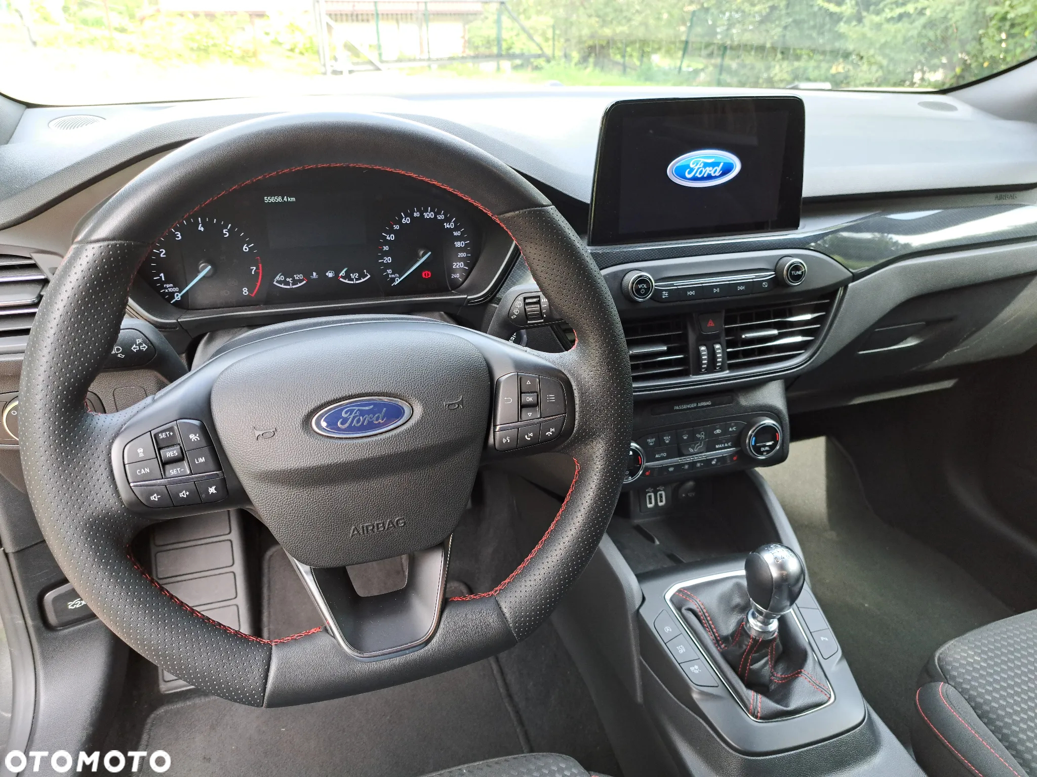 Ford Focus 1.0 EcoBoost Hybrid ST-LINE - 11