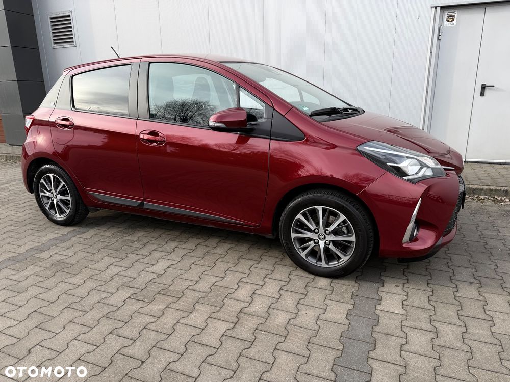 Toyota Yaris 1.5 Premium - 4
