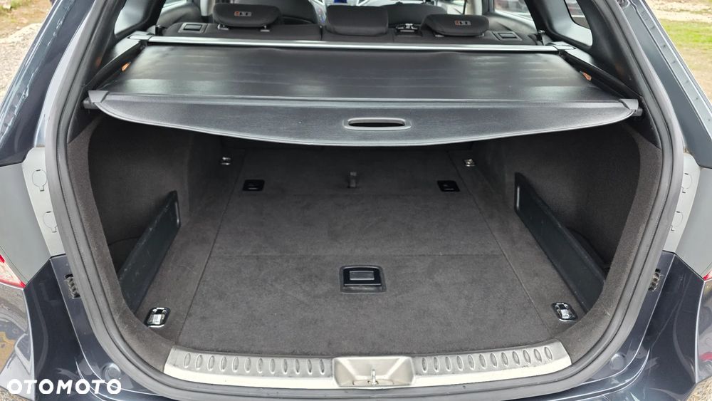 Hyundai i40 Kombi blue 1.6 Family - 26