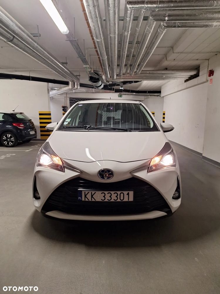Toyota Yaris Hybrid 100 Dynamic - 1