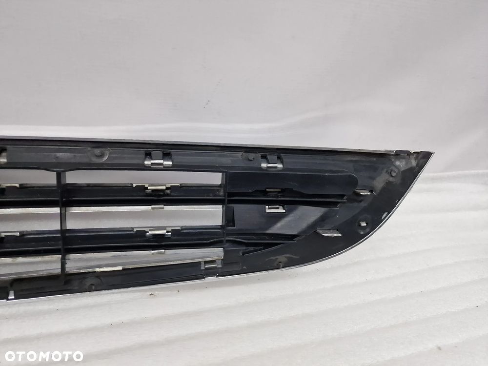 MINI COOPER R50 / R52 / R53 01- ATRAPA / GRILL / KRATKA ŚRODKOWA ZDERZAKA PRZEDNIEGO PRZÓD , NR 5113-1490376 / 1490376 , NR AUKCJI KR339 - 12