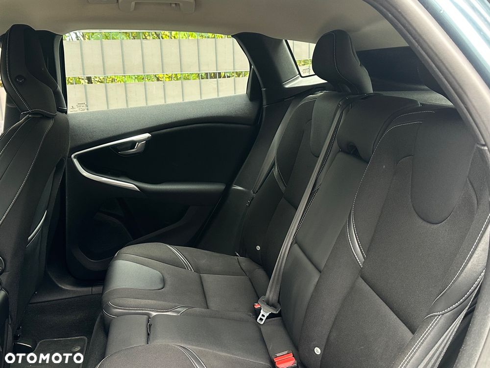 Volvo V40 D2 Momentum - 22
