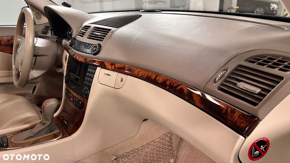 Mercedes-Benz Klasa E 200 Kompressor Automatik Elegance - 39