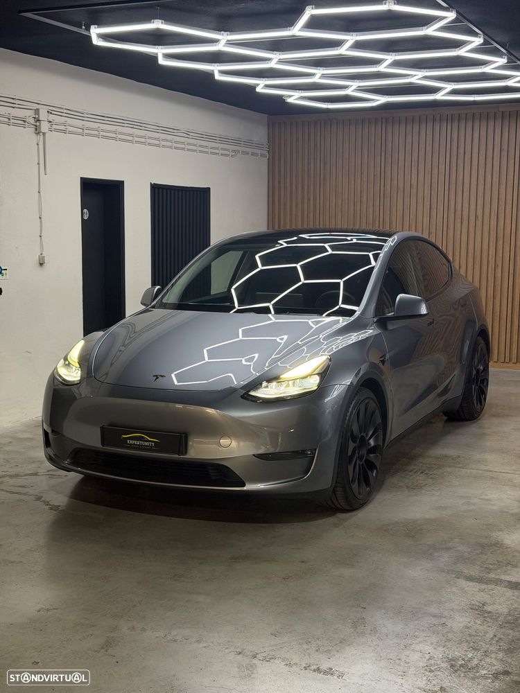 Tesla Model Y Performance Dual Motor AWD - 3