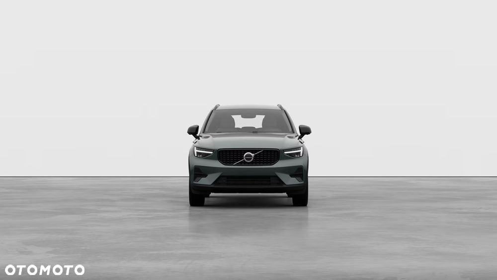 Volvo XC 40 B3 Plus Dark - 3