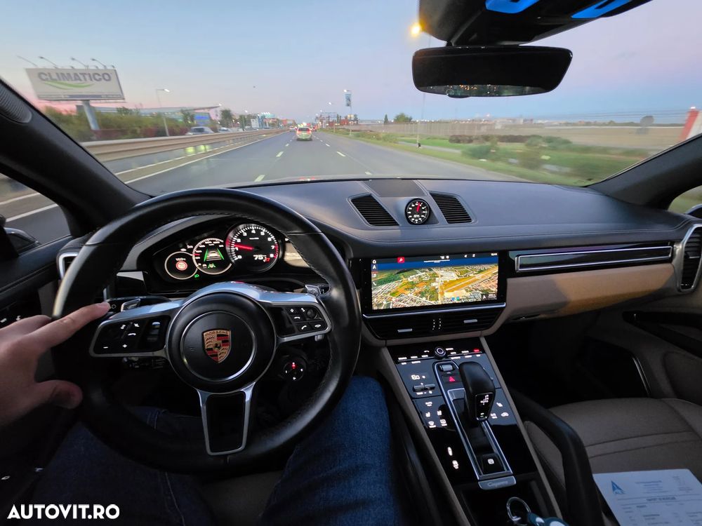 Porsche Cayenne S - 17