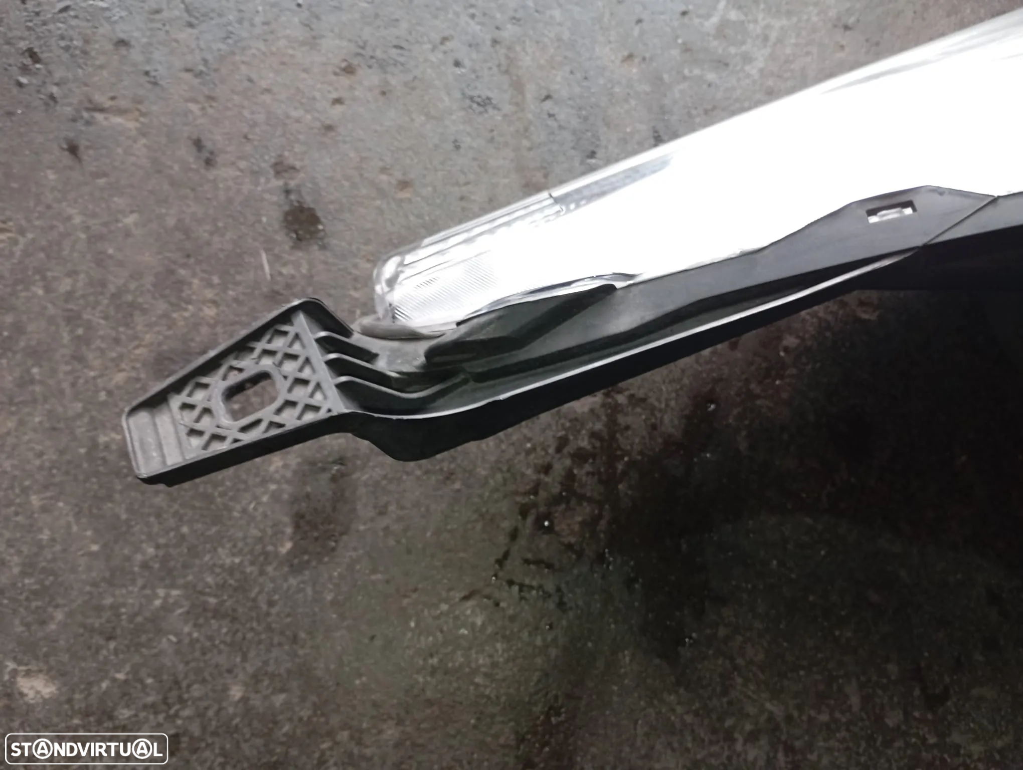 FORD FIESTA FAROL ESQUERDO - FF603 - 7