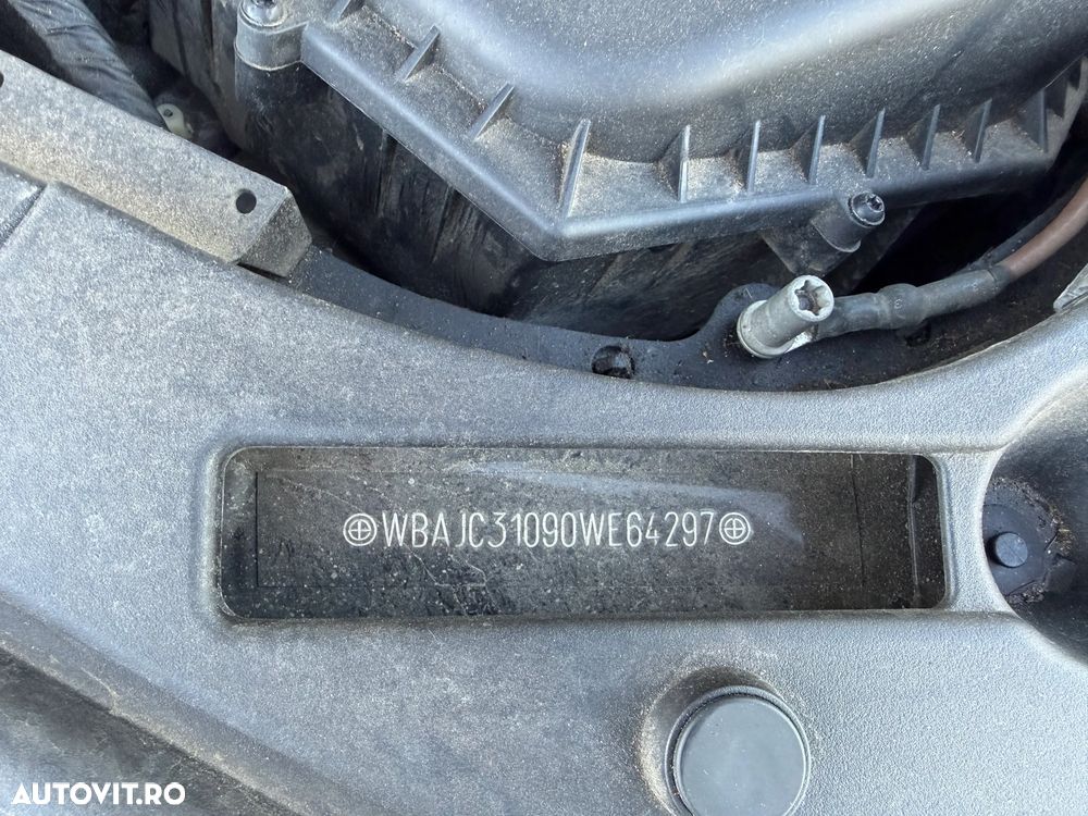 BMW Seria 5 520d AT - 25