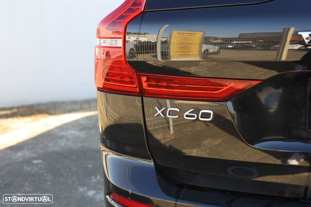 Volvo XC 60 2.0 D4 R-Design Geartronic - 26