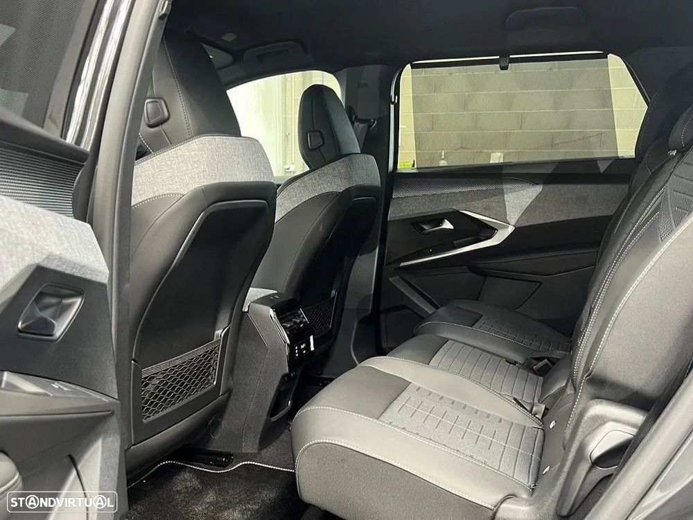 Peugeot E-5008 73 kWh GT - 14