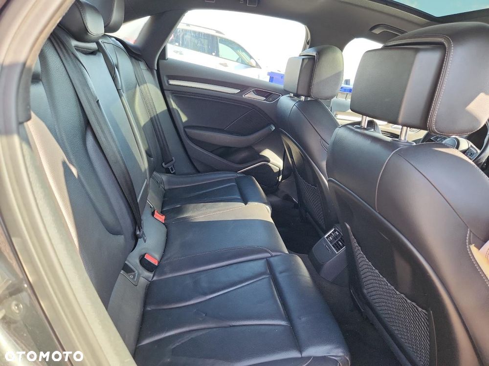 Audi S3 S tronic - 11