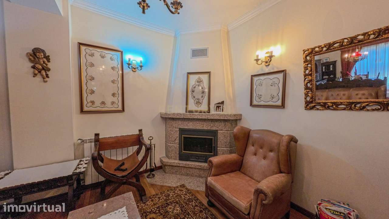 Apartamento Espaçoso em Viseu com 6 Quartos e Garagem - Grande imagem: 2/16
