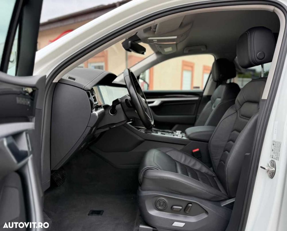 Volkswagen Touareg - 19