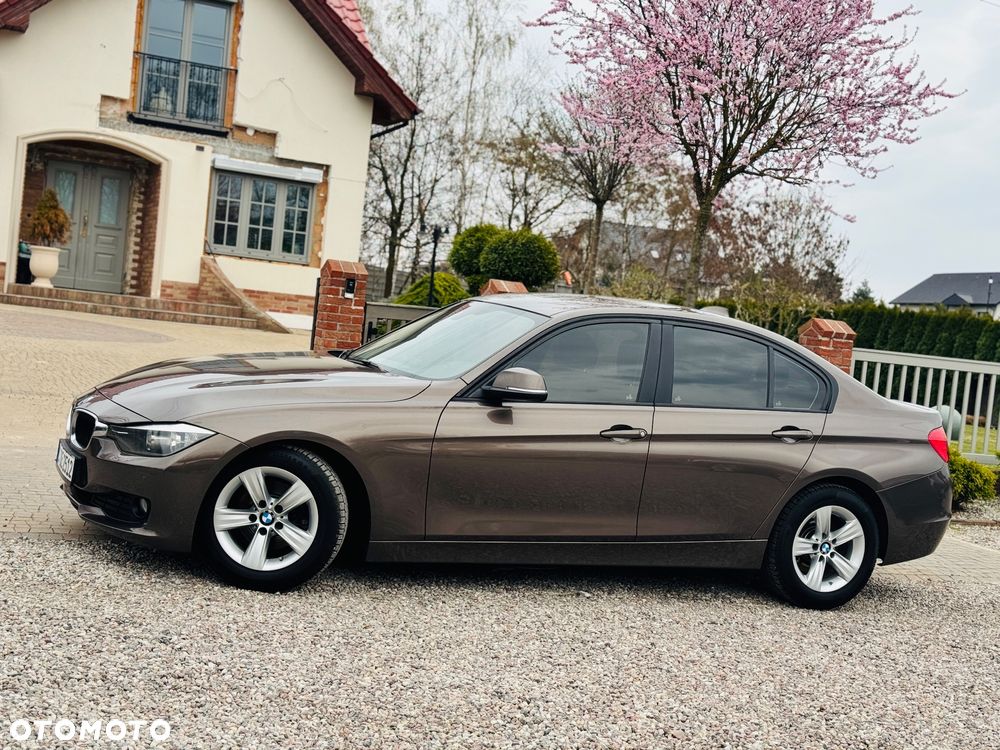 BMW Seria 3 316d DPF Edition Exclusive - 28