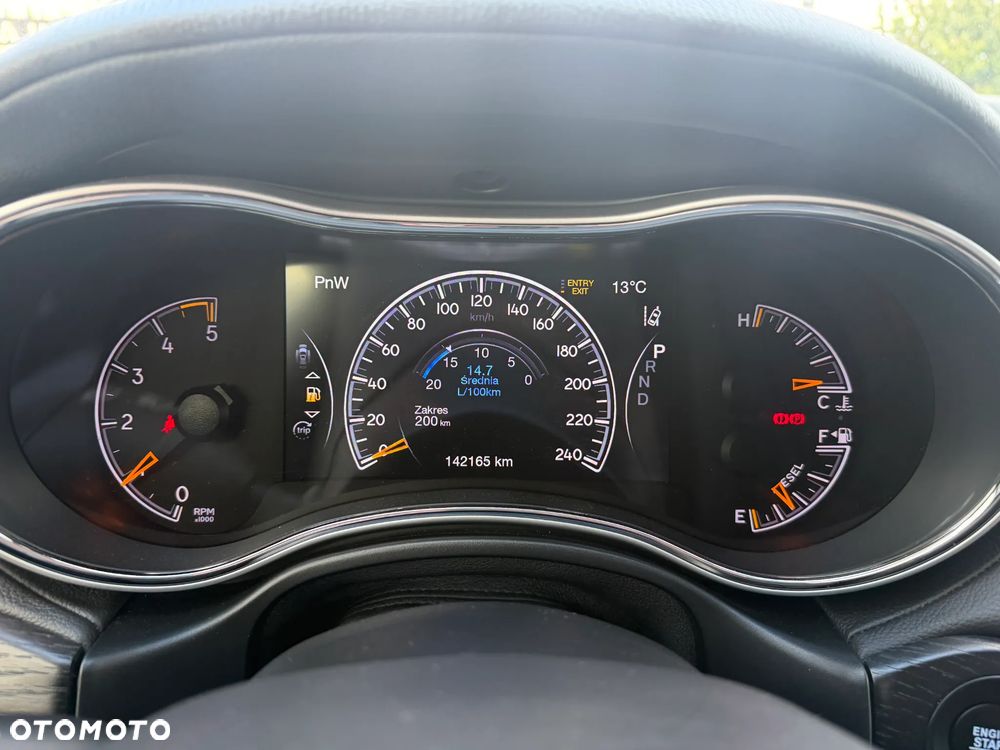 Jeep Grand Cherokee - 28