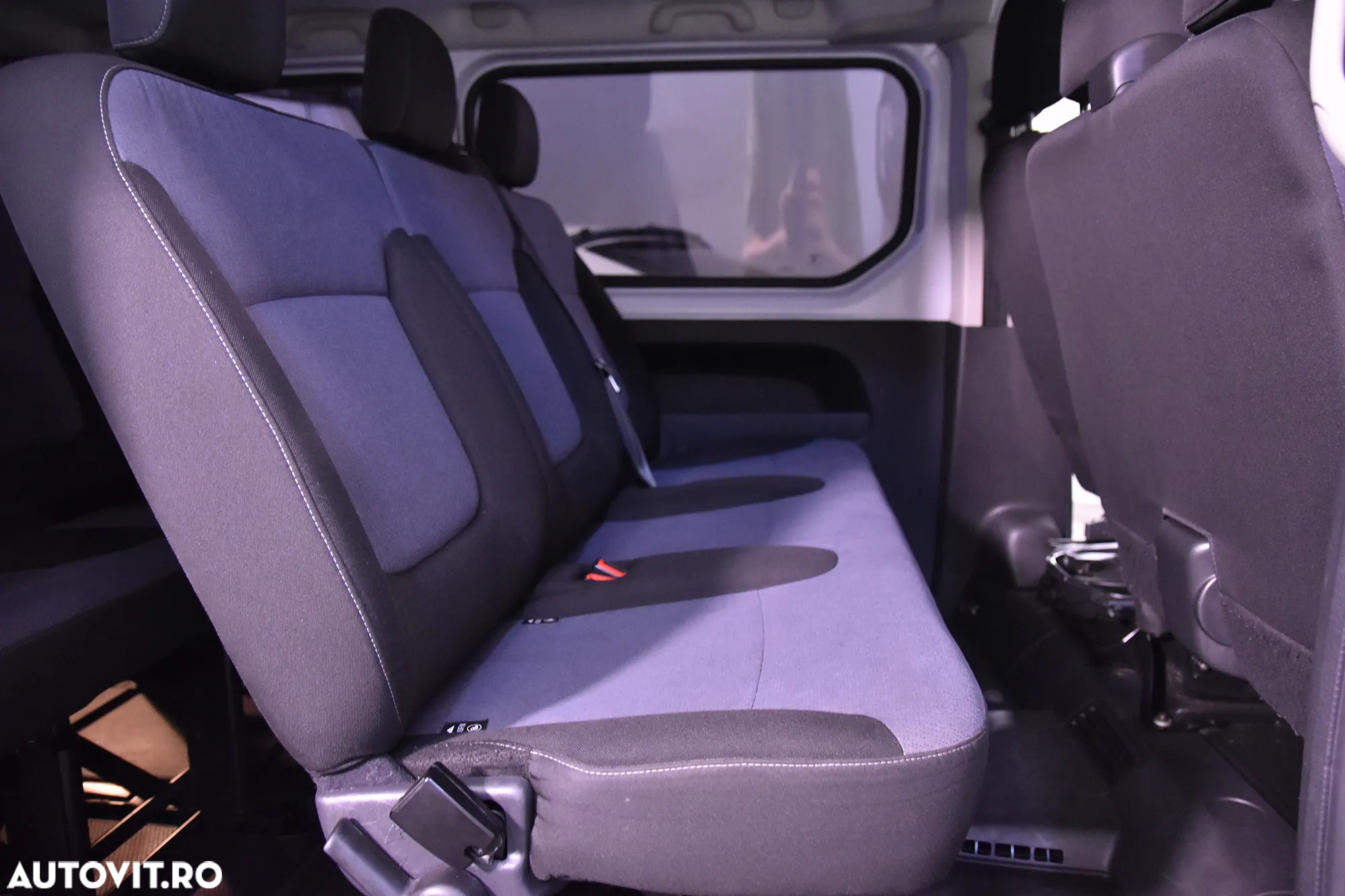 Opel Vivaro - 12