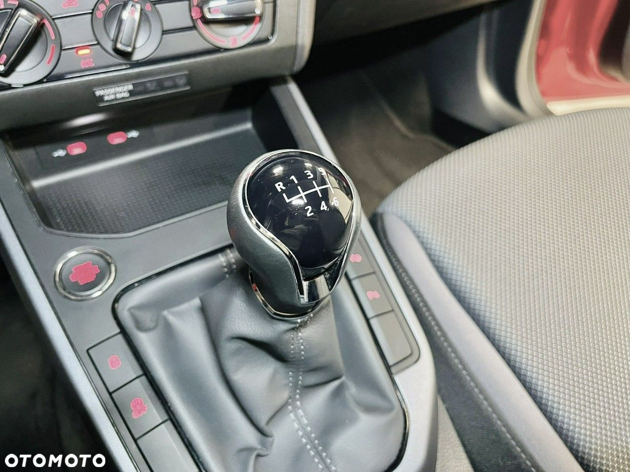 Seat Arona - 27
