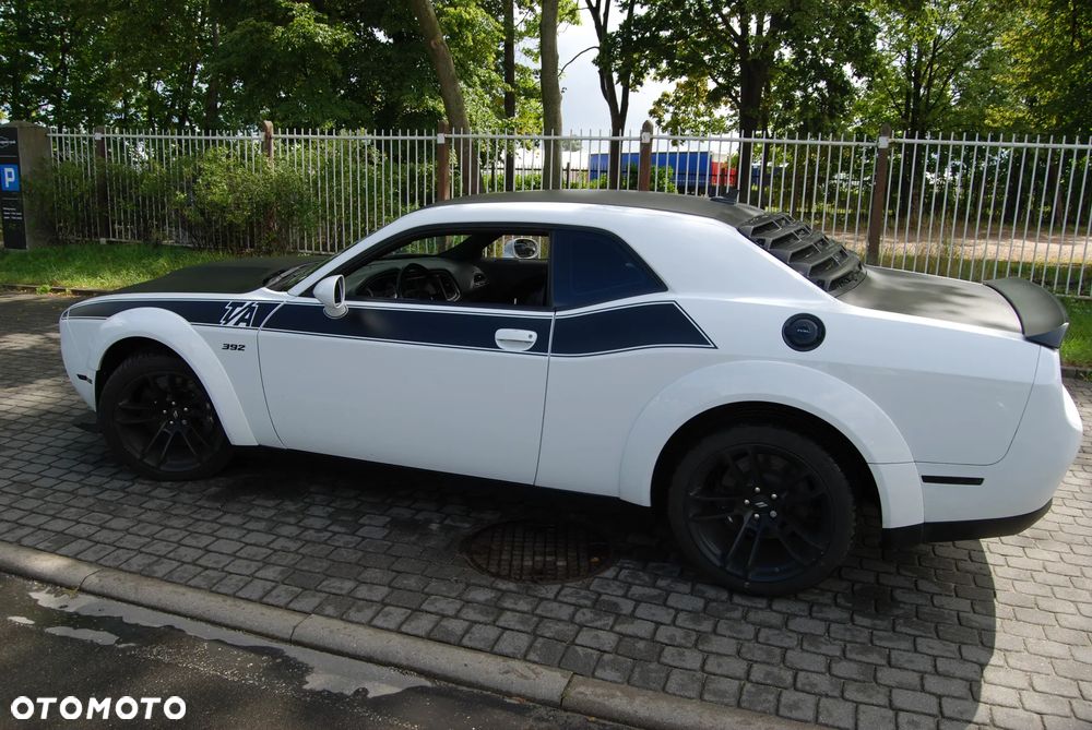 Dodge Challenger - 7