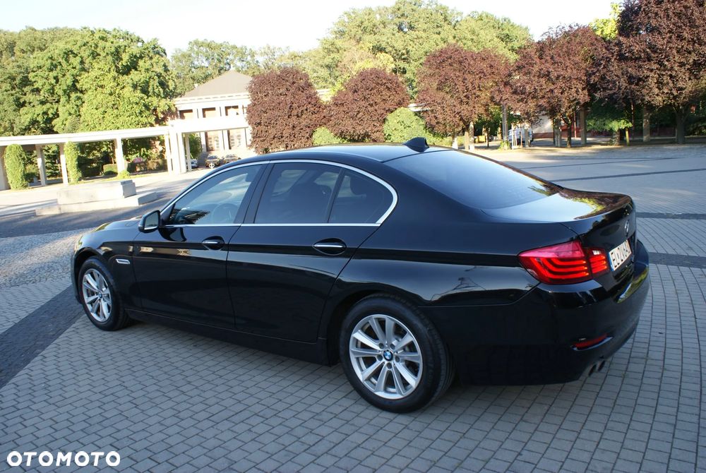 BMW Seria 5 528i Sport-Aut Luxury Line - 8