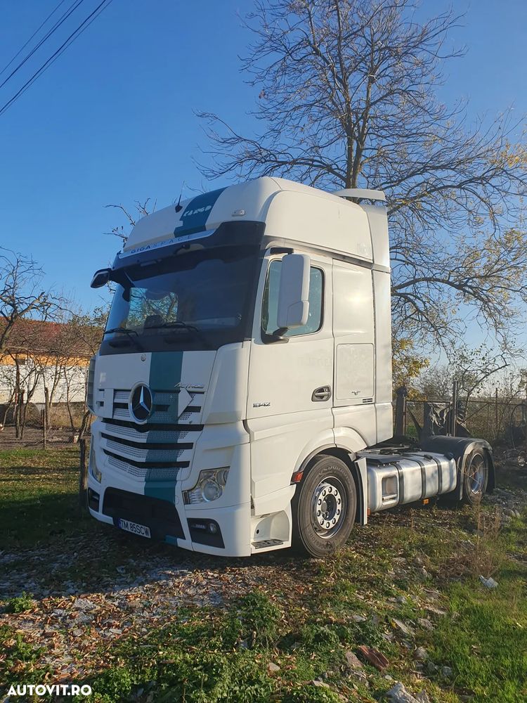 Mercedes-Benz Actros - 2