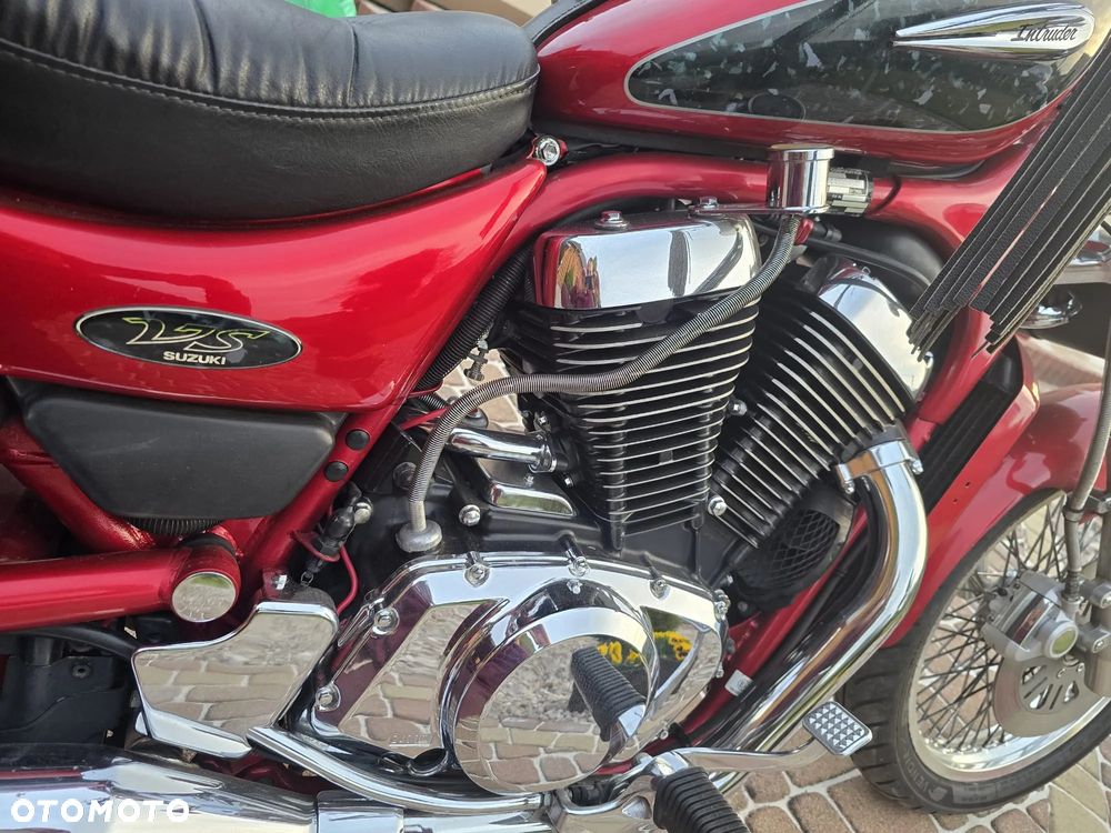 Suzuki Intruder - 7