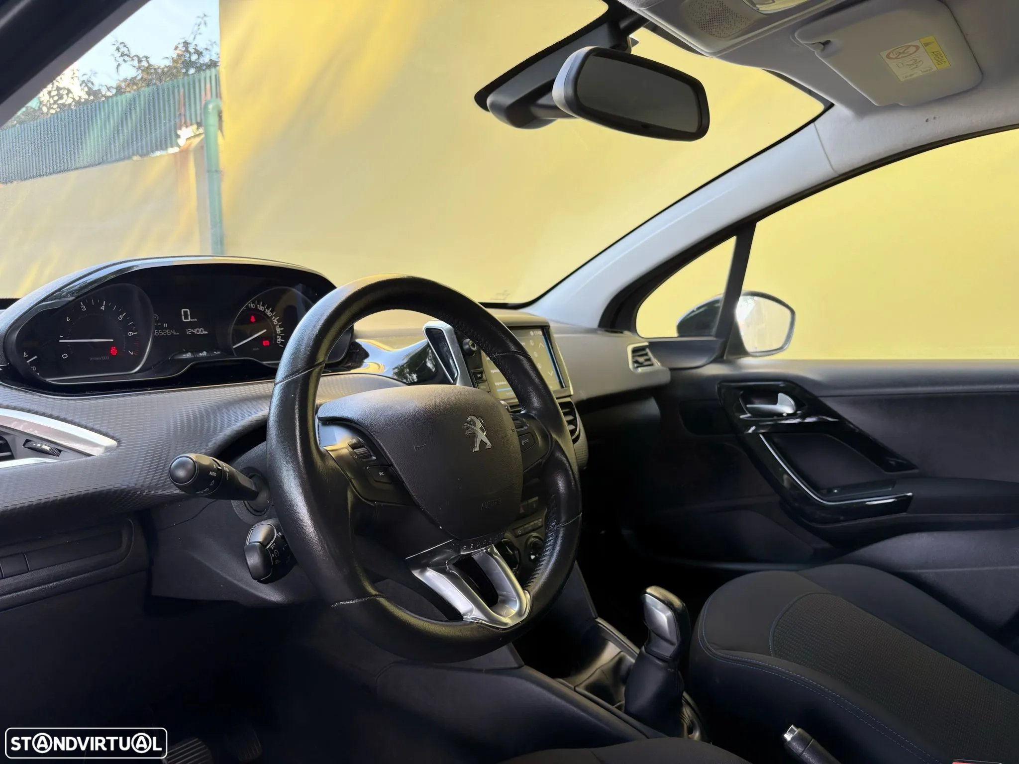 Peugeot 208 1.2 PureTech Style - 8