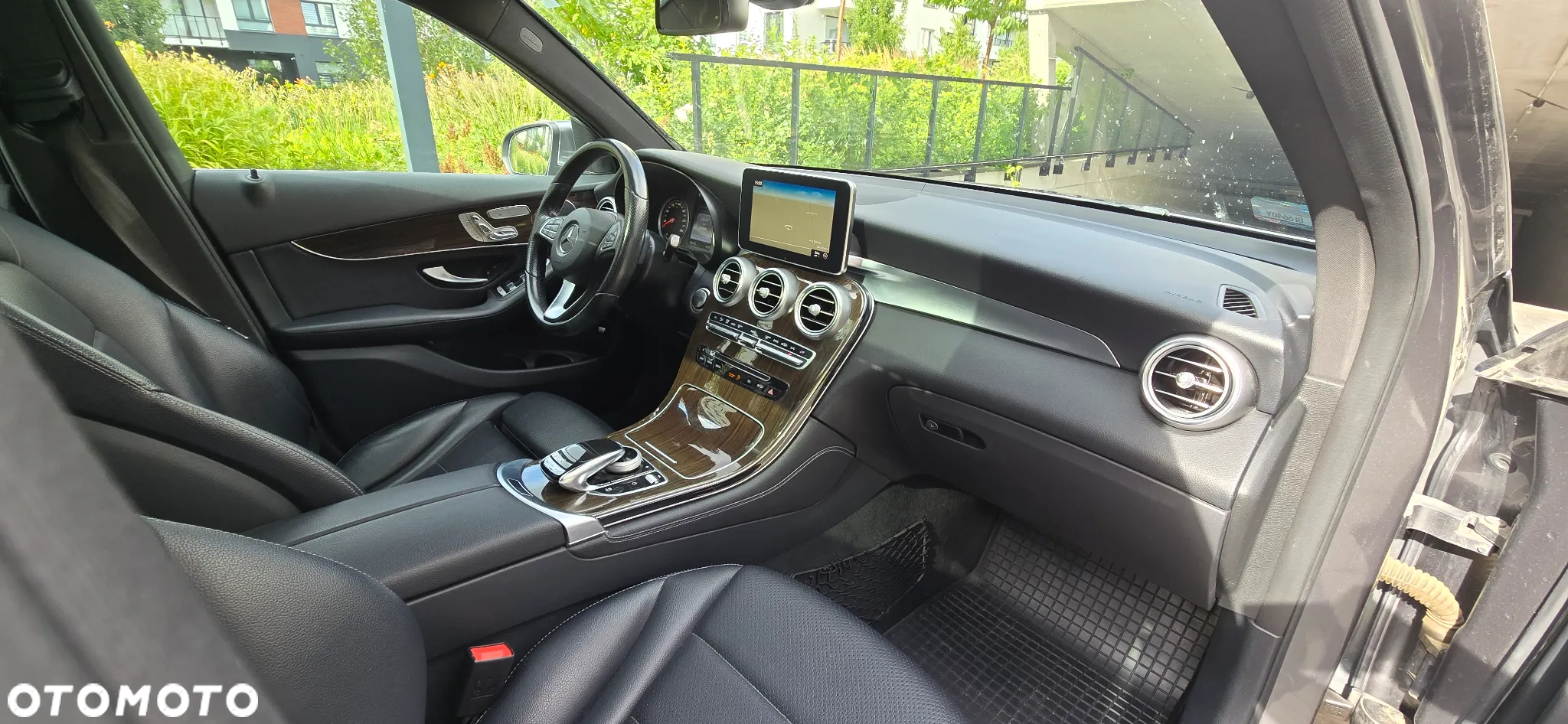 Mercedes-Benz GLC - 33