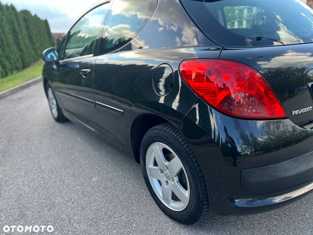 Peugeot 207 - 12