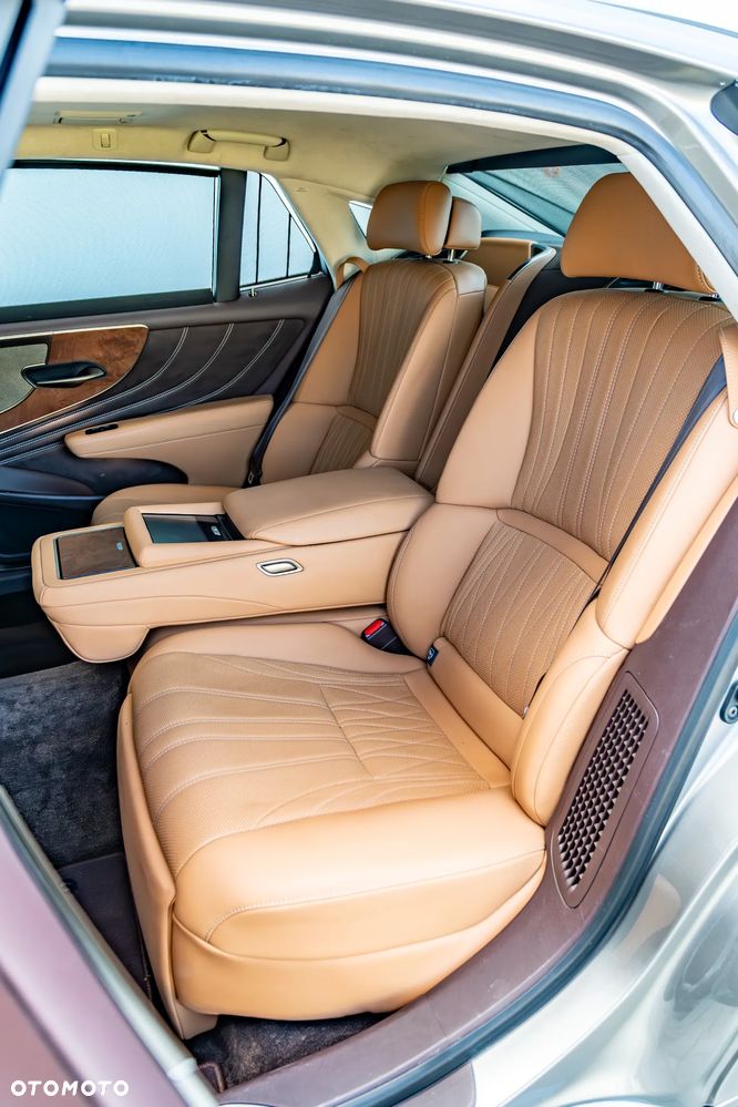 Lexus LS - 24