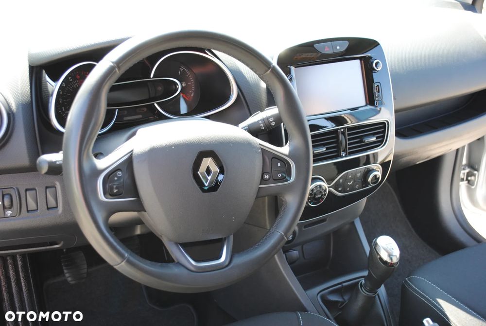Renault Clio 1.2 16V 75 LIMITED - 20